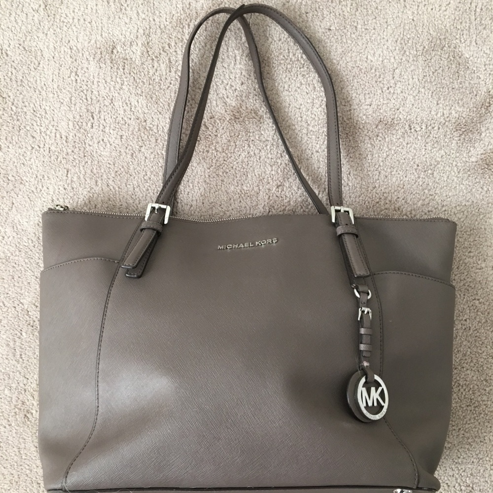 Micheal Kors medium tote